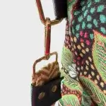 Bagage à main en simili cuir et Jacquart imprimé jungle et toucan. Attaches sangles