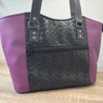 sac cabas similicuir violet et noir. Sac de cours. Sac de travail.