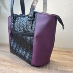 sac cabas similicuir violet et noir. Sac de cours. Sac de travail.