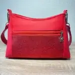 sac élégant et chic en similicuir rouge mat et rouge reptile brillant. Arrière
