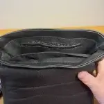 Sacoche en simili cuir noire Vue intérieure